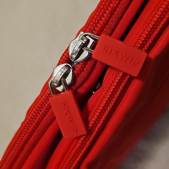 Ihkwip Red Zig Zag Convertible Bag - Picture 11 of 11